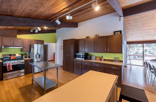 Grantham House | Xanadu - Modern House Perfect for Group Getaways