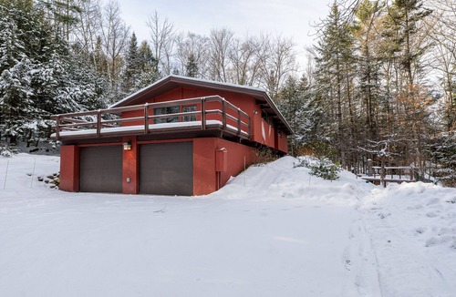Grantham House | Xanadu - Modern House Perfect for Group Getaways