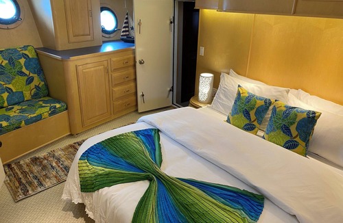 Sitka Boat Rental | Yacht in Sitka Harbor. 3 king staterooms with breakfast included. Basic package