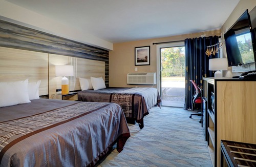North Conway Hotel | Yankee Clipper Inn, SureStay Collection by Best Western