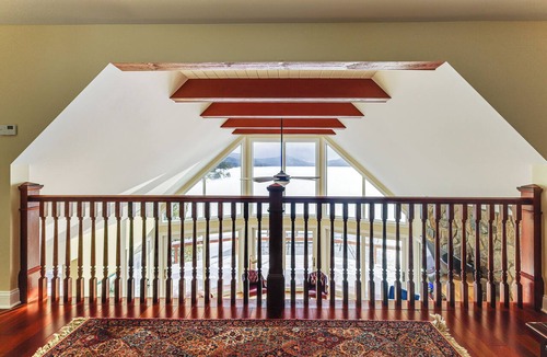 Putnam Station House | Year-Round Fun in Putnam Station: Lakefront Home!