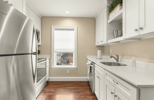 York Beach Condo | York Beach, Maine | Ocean-View Studio with Fireplace | Walk to Beach