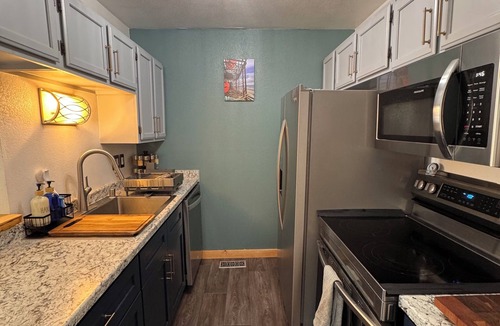 Bayshore - Klatt House | ~Your Alaskan Basecamp, Peaceful & Quiet South Anchorage Home~