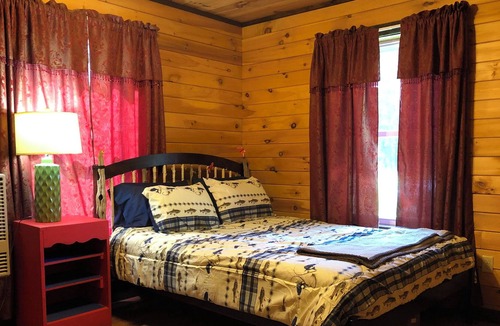 Newport Cottage | Your Escape! 100 acres of trails, lakefront, wildlife, & quiet!