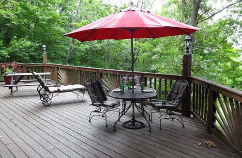 Chillicothe House | Your Sustainable and Secluded Dog-Friendly Home Away From Home.