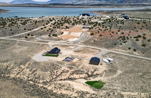 Utah House | Yuba Lake Barndominium Resort