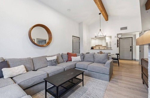 Zermatt Villa | Zermatt Villa 1 Bedroom 1 Bath Full Kitchen with Resort Amenities - 3014-1
