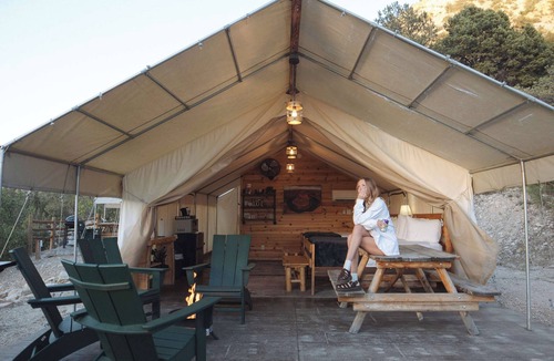 Orderville RV Rental | Zion, Bryce Glamping with Heat, AC, & Private Bath