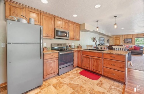 New Harmony House | Zion Nat'l Park/Cedar City/Bryce/Brianhead-NEW!