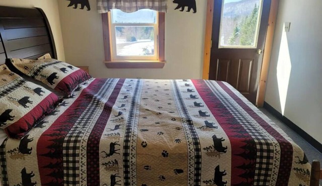01) The Bear Cave Cabin