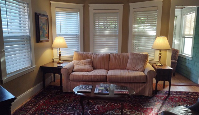 1-Bedroom Apartment in Milton Lower Mills convenient to Boston & Cambridge