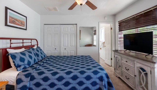 1-Bedroom Apartment with Spacious Living Area & Full Kitchen