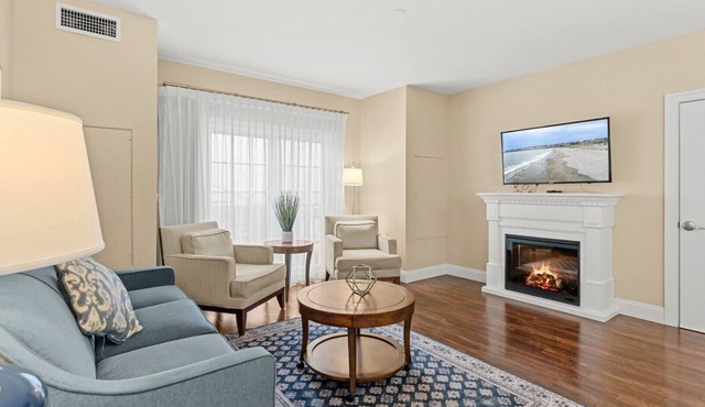 1-Bedroom Coastal Retreat Near Nubble Lighthouse