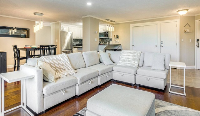 1 Mi to Millyard District: Unit w/Furnished Porch