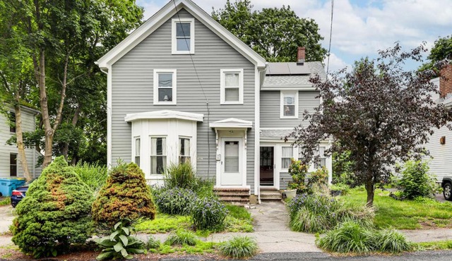 1 Mi to Needham Center Square: Pet-Friendly Apt!