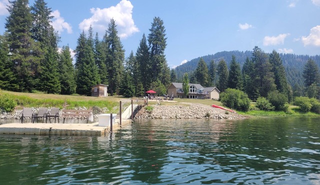 10 Acre Private riverfront retreat w/dock and 1,000 ft waterfront in Cusick