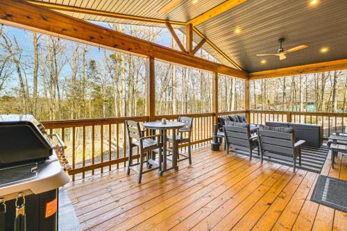 11 Mi to Marina on Lake Hamilton: Cabin Getaway
