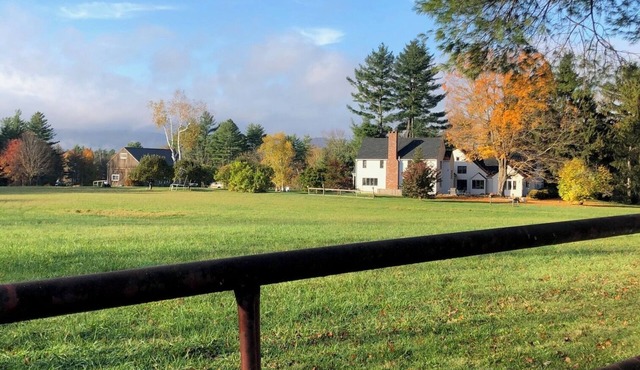 1700s Farmhouse with Modern Amenities and Comfort. Pool, Hot Tub, Views.