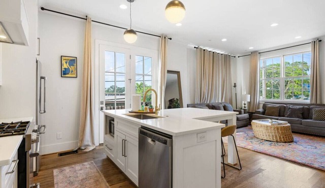 18 Bed Downtown View Walk To Broadway