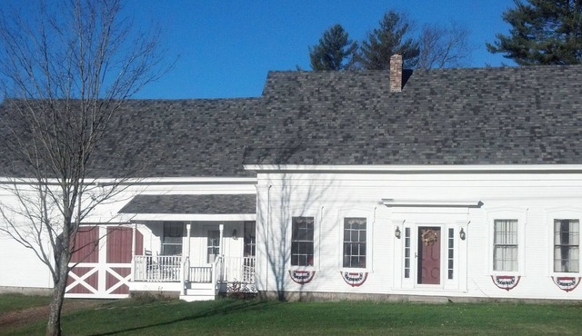 1855 Farmhouse l Fully Restored with 5 Bedrooms - Family and Pet Friendly