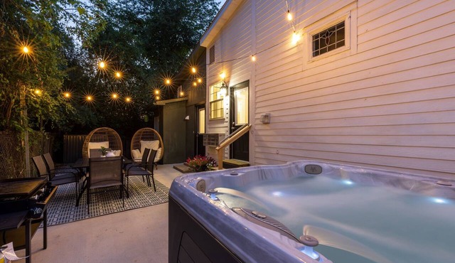 1880s Schoolhouse/Hot Tub/Firepit/Hocking Hills
