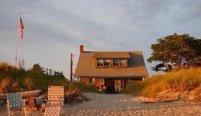 1910 Beach home: CT's most exquisite private beach!