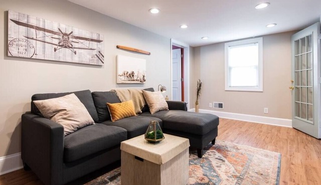 1BR Urban Gem: LouCity Retreat