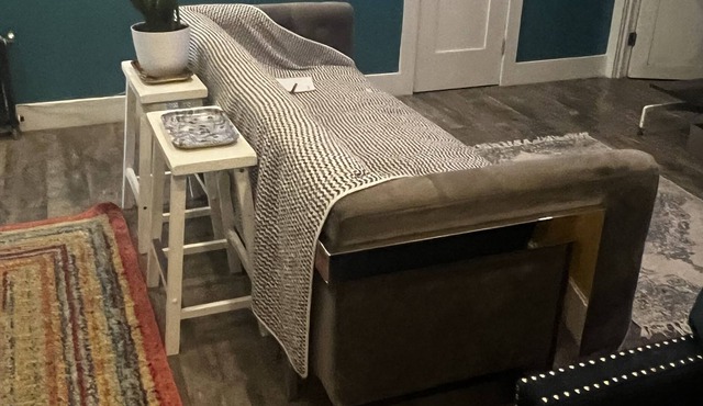 2 bdrm up-Manhattan. Near 1, A trains. Bk 60 days 5k rate + tax, fees,VRBO