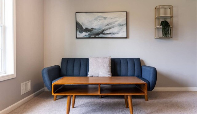 #2 *Beautiful 1 BR Apartment - Central CT*