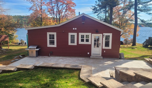 2 Bed, 1.5 Bath, on Pool Pond, Close to Franklin Pierce and Mt. Monadnock