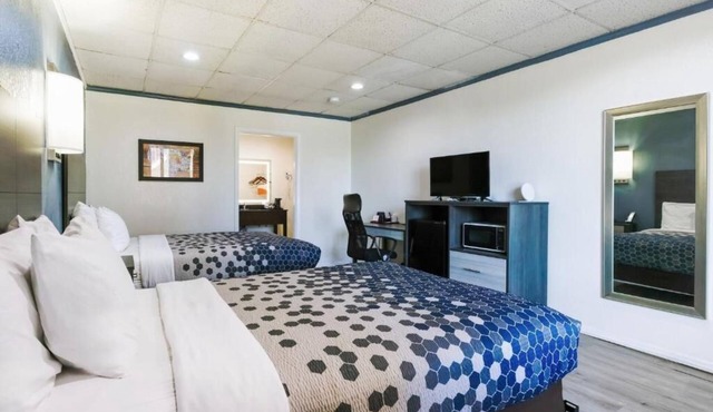 2 Budget-Friendly Rooms Near US-52 & I-81 | Easy Access to Town & Dining