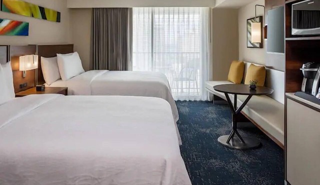 2 Double Beds Room, Hilton Garden Inn, Walk to Waikiki Beach, Rooftop Pool