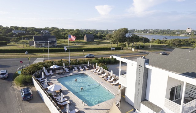 2 Hero Double, Hero Beach Club, Family Friendly, Steps from Fort Pond