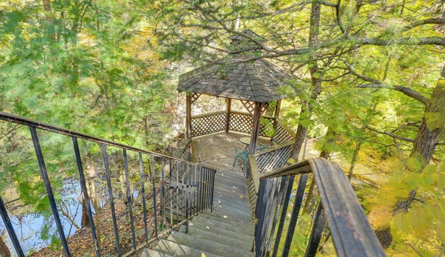 2 Mi to NYC Train: Wfh-friendly Greenwich Apt!