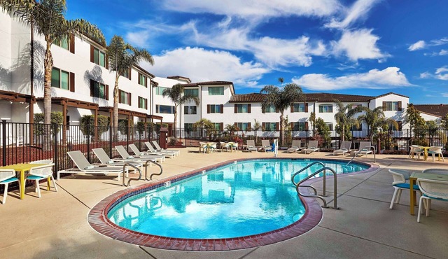 2 Queen Room | Pool, Free Parking, 3 mi to Oceano Dunes Pole 2