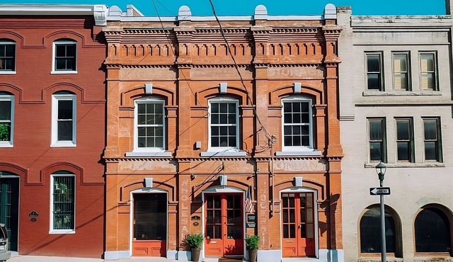 2 Relaxing Hotel Rooms Near Woodrow Wilson Library and Downtown Attractions