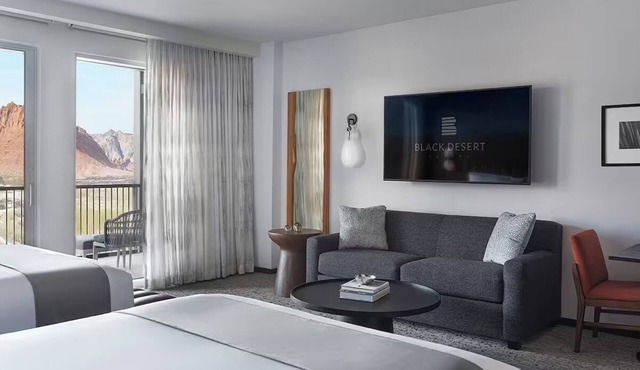 2 Sophisticated Suites Ideal for Family Stays - Your Serene Weekend Escape
