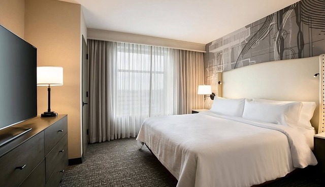 2 Spacious Units w/Indoor Pool, Onsite Dining & Bar, Free Breakfast & Parking!