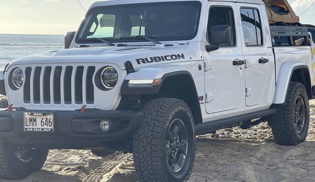 2022 Jeep Gladiator Rubicon with a Rooftop tent and all the accessories!