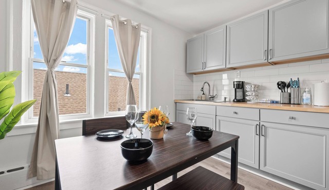 2bd/1ba near downtown- 4 mins to Trinity College