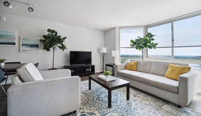 2BR Executive City Suite With Gym & Pool