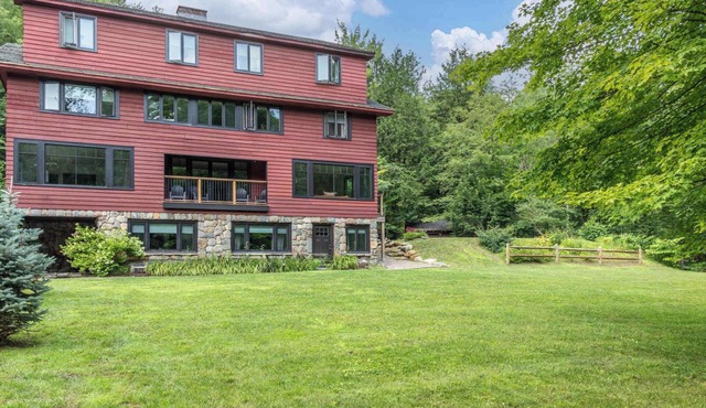 2BR Stowe Mountain Unit | River & Ski Access