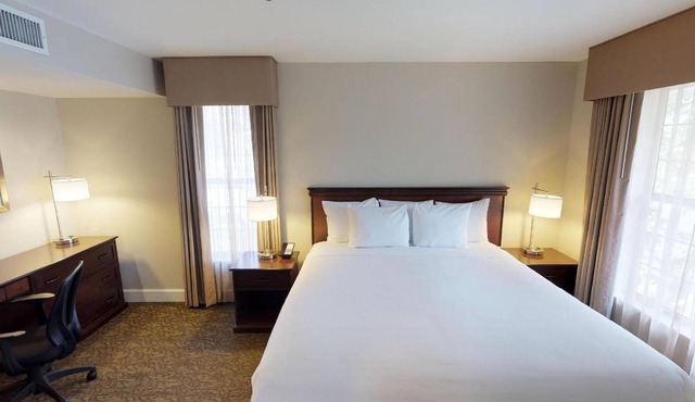 2BR Suite with Full Kitchen near Brea Mall - 3.3 mi | Free Hot Breakfast, Pool