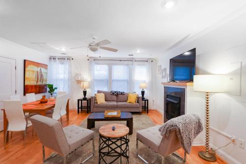 2BR2BA South End Gem Steps to Northeastern