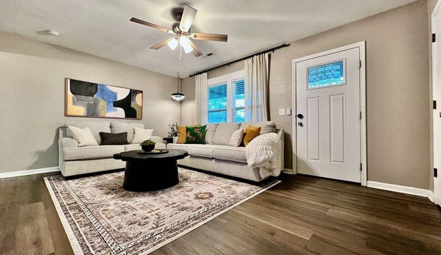3 BDR Ranch w/Fenced yard, laundry, garage + more