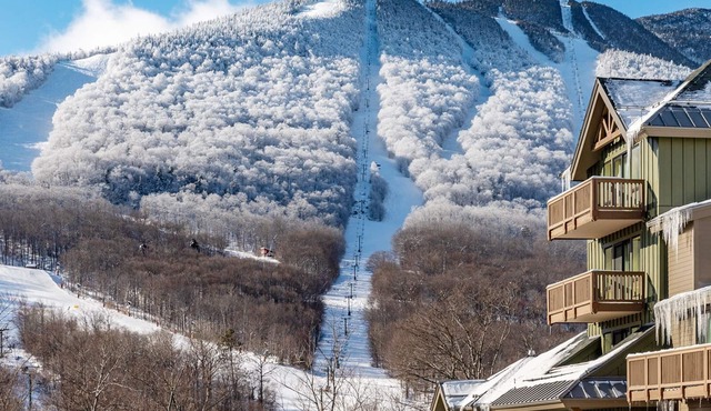 3 BDR Ski in/Ski Out Stunning MT Mansfield Views. MOUNTAIN GOLF COURSE ACCESS!