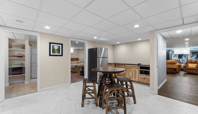 3 Bed, 2 Bathroom Hiking Apartment in Morgan, VT
