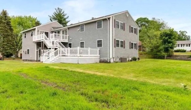 3 bedroom/1 bathroom. 1700sqft. huge fenced in yard. 85inch tv