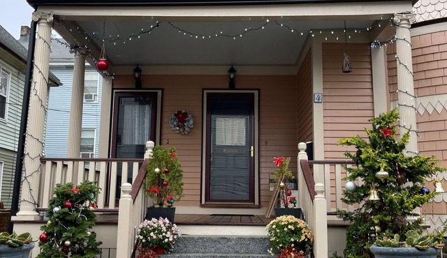 3-bedroom 2 baths beautiful victorian with WiFi, AC