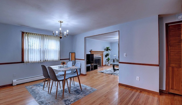 3-bedroom apartment in nice East Hartford with WiFi, AC